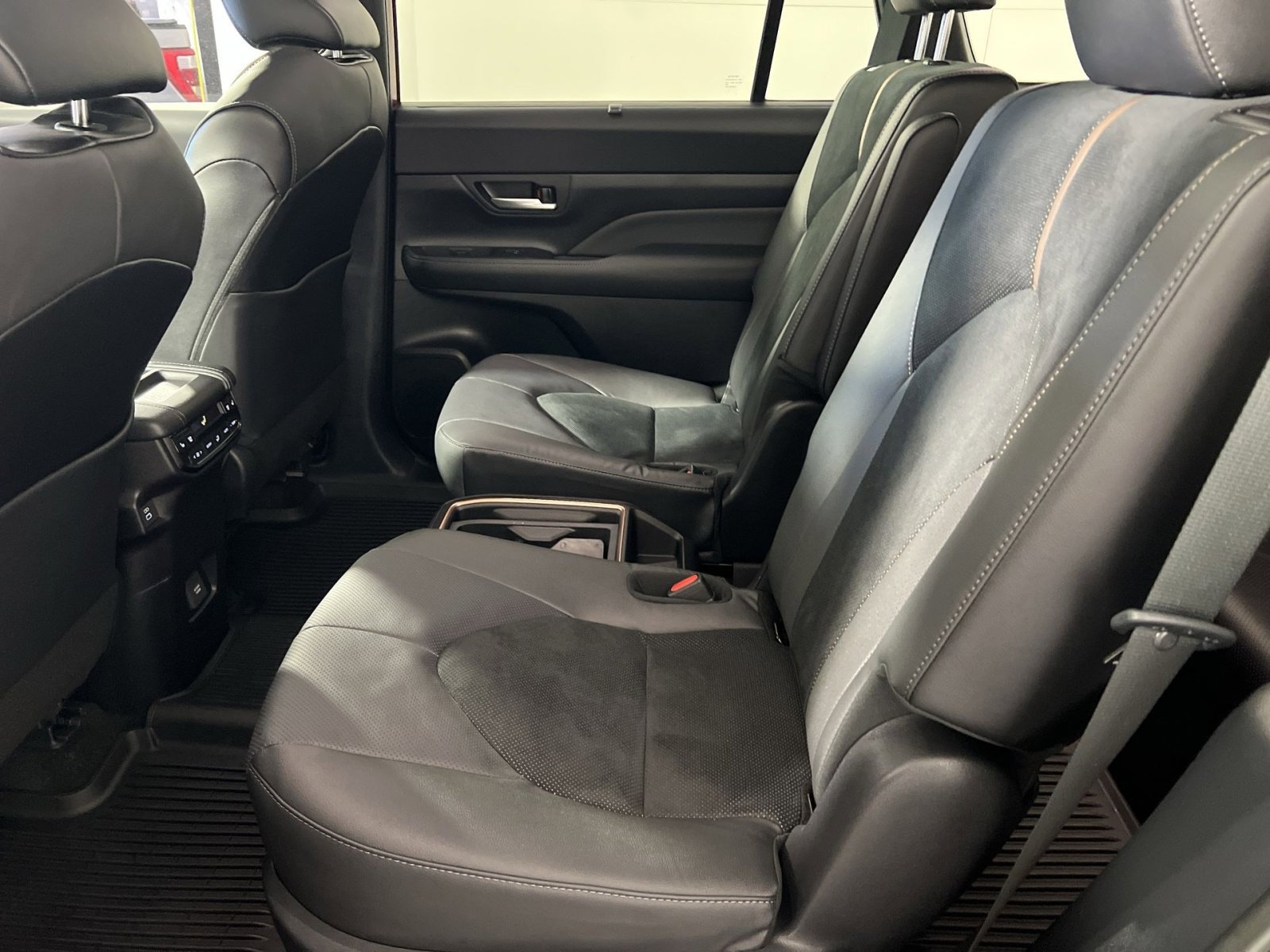 Used 2026 Toyota Grand Highlander MAX Platinum image 25