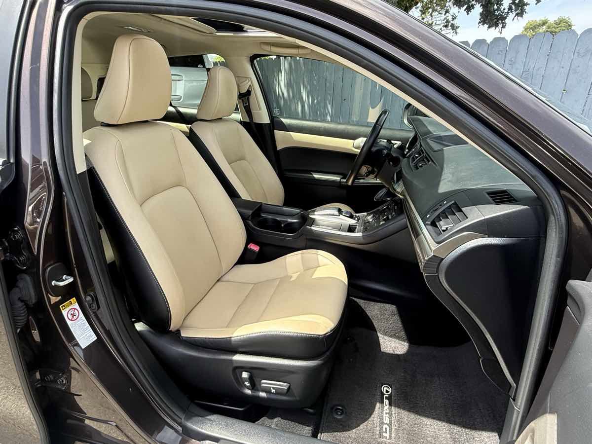 Used 2014 Lexus CT 200h FWD image 11