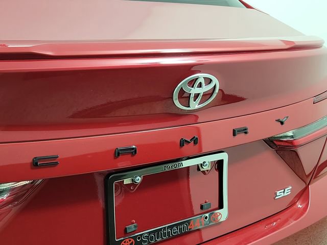 Used 2026 Toyota Camry SE FWD image 9