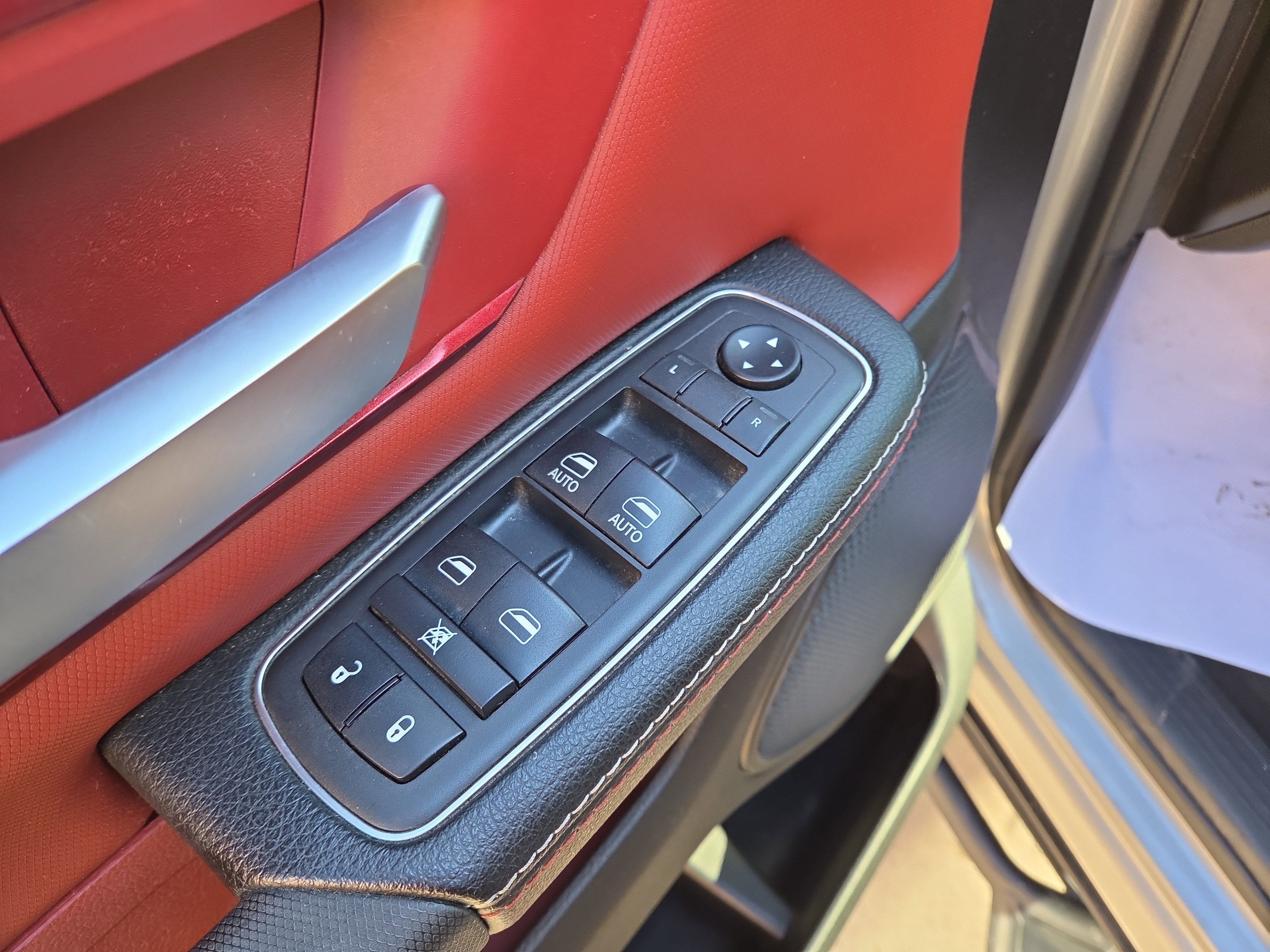 Used 2019 RAM 1500 Rebel image 16