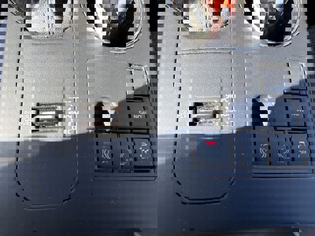 Used 2024 Toyota Highlander LE image 27