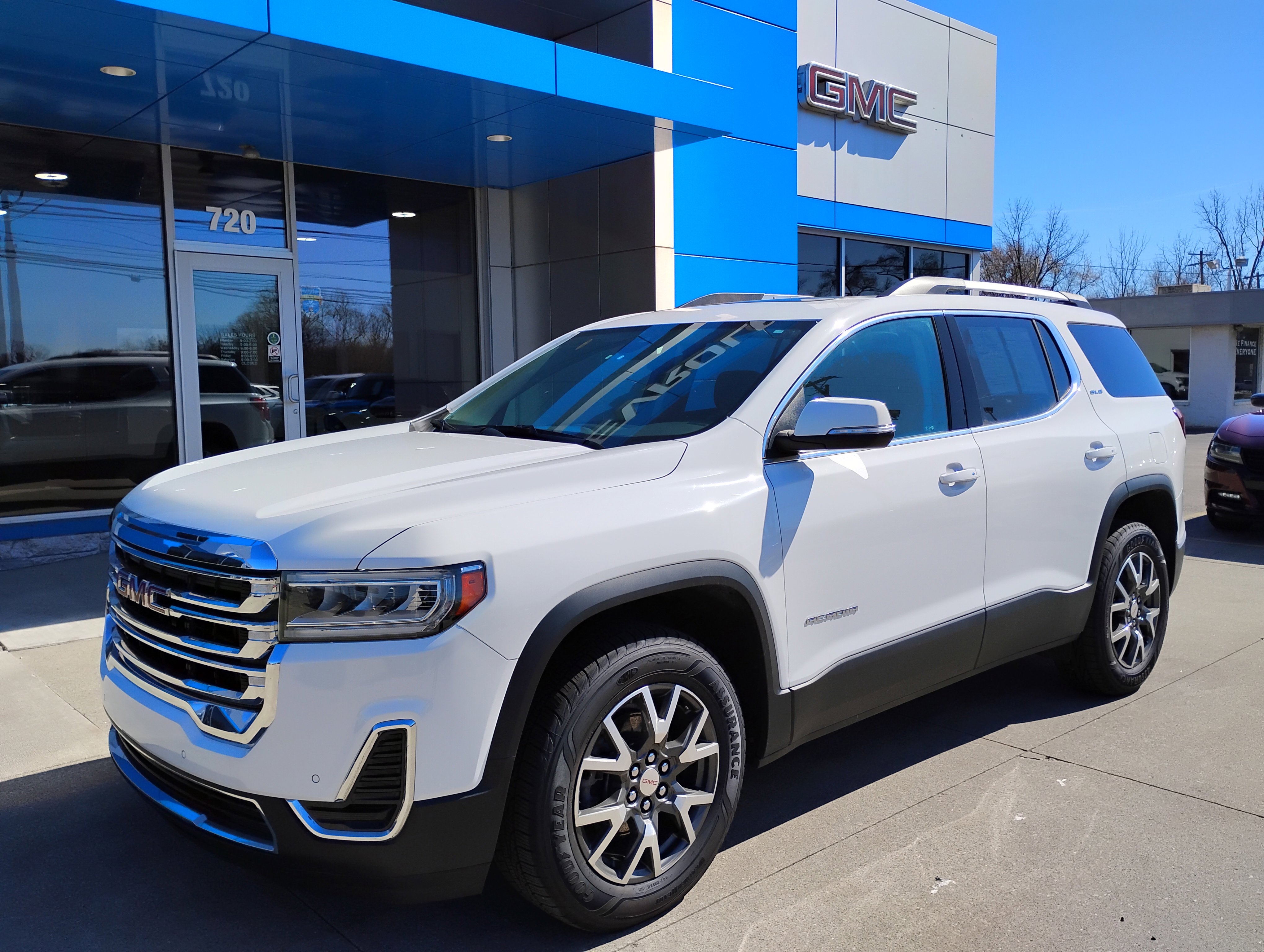 Used 2022 GMC Acadia SLE w/ Driver Convenience Package image 31