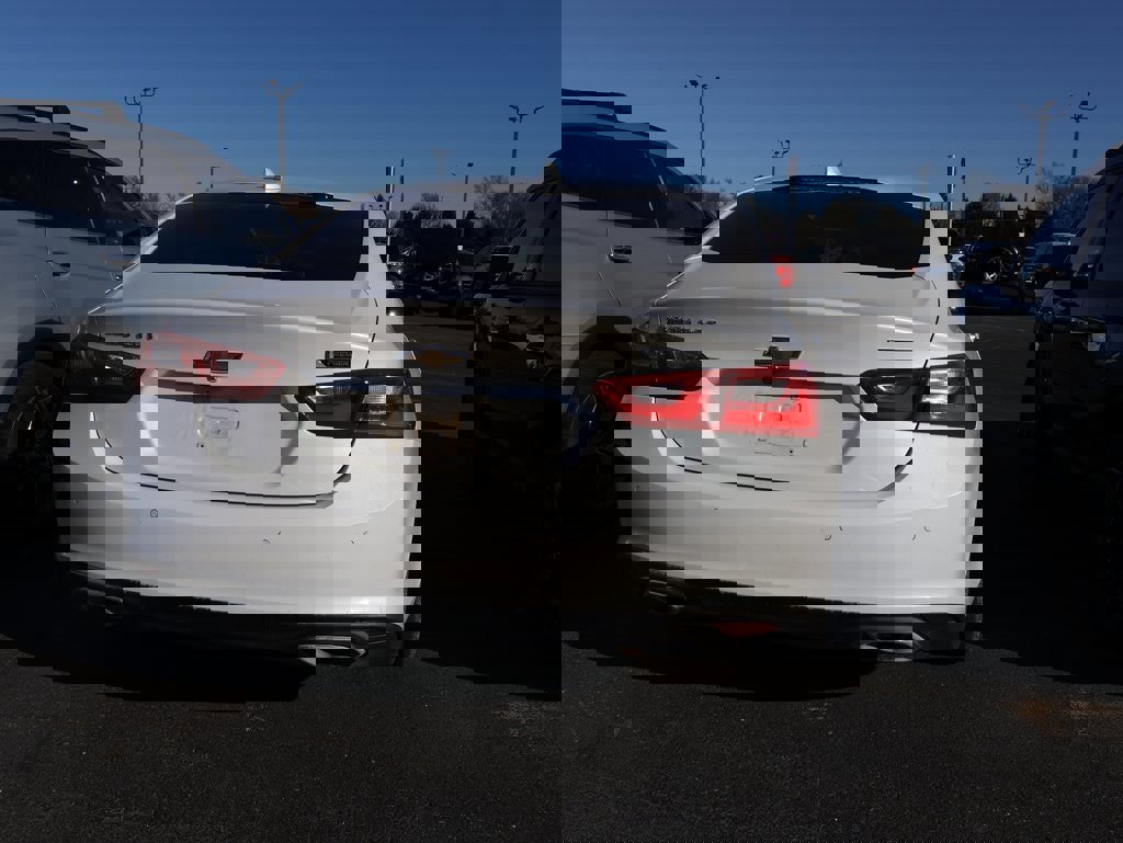 Used 2016 Chevrolet Malibu Premier w/ Driver Confidence Package II image 19