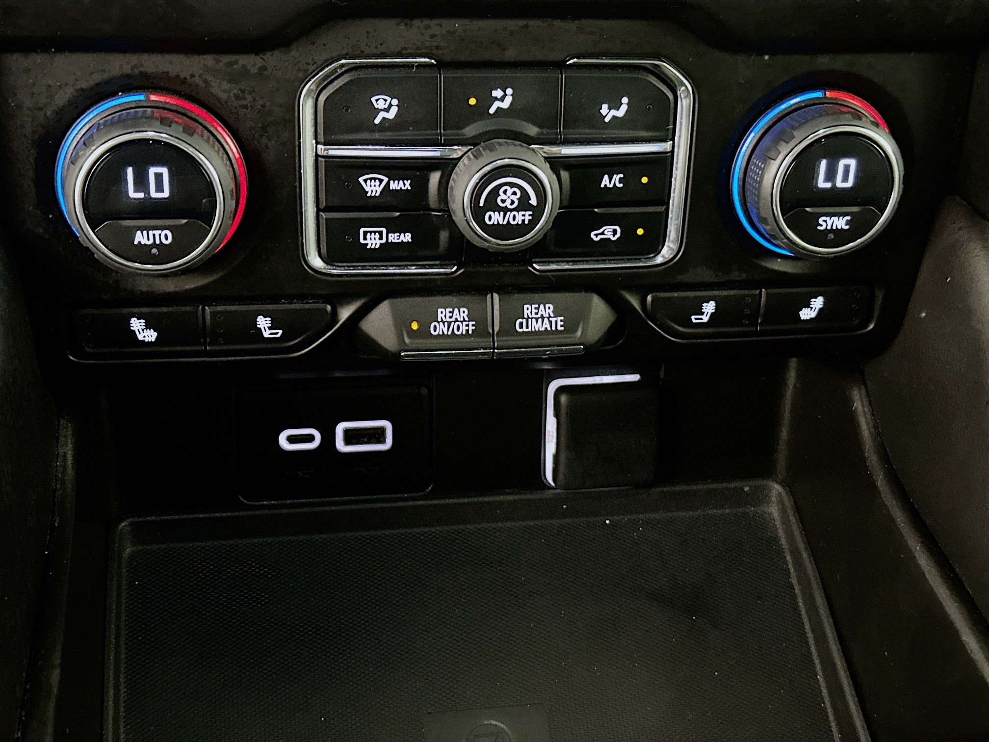 Used 2023 Chevrolet Suburban LT AWD/4WD image 23
