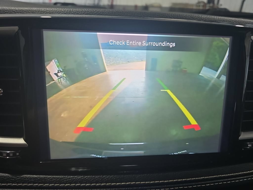 Used 2023 Chrysler Pacifica Touring-L FWD image 21