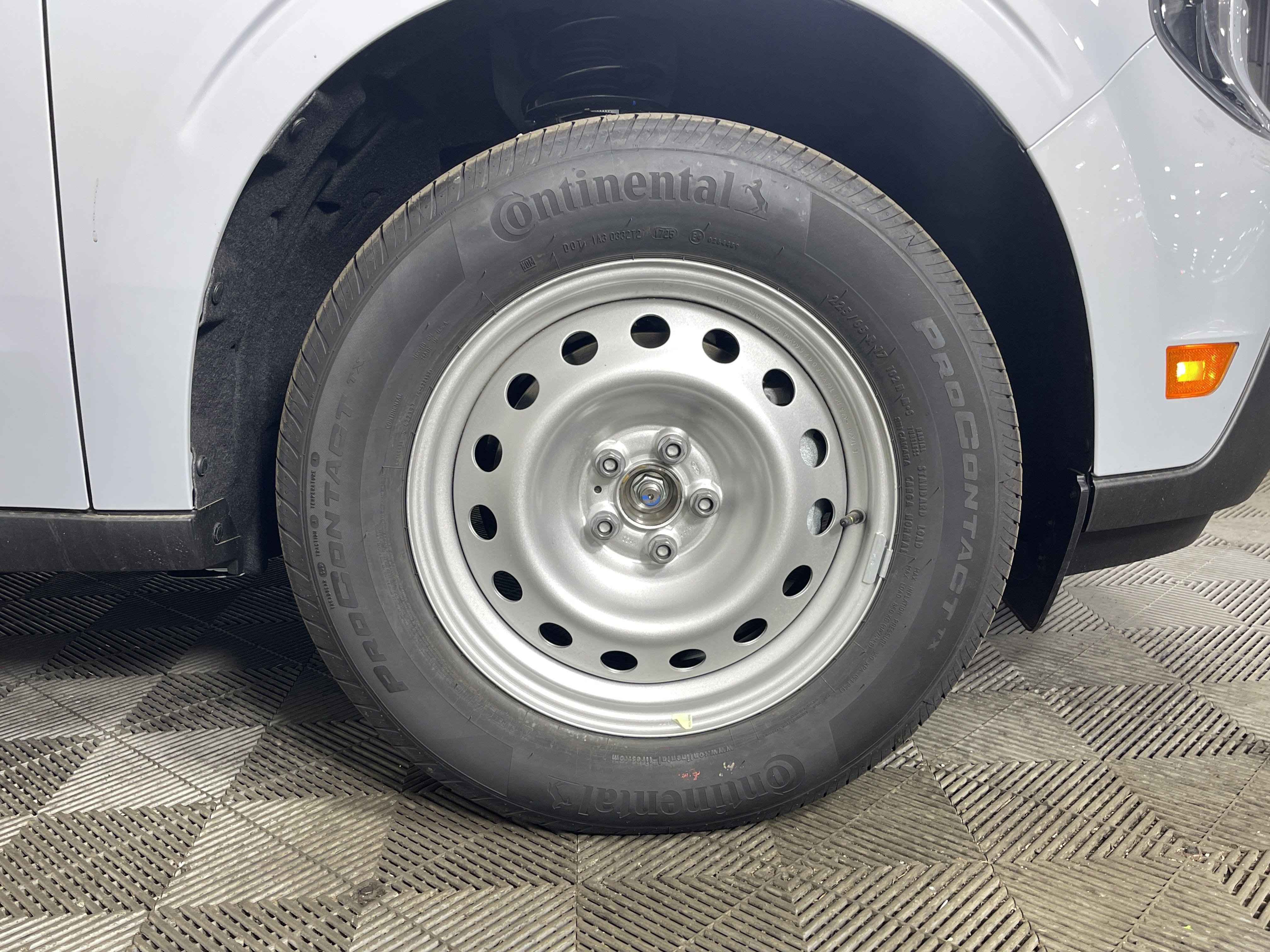 New 2025 Ford Maverick XL image 10