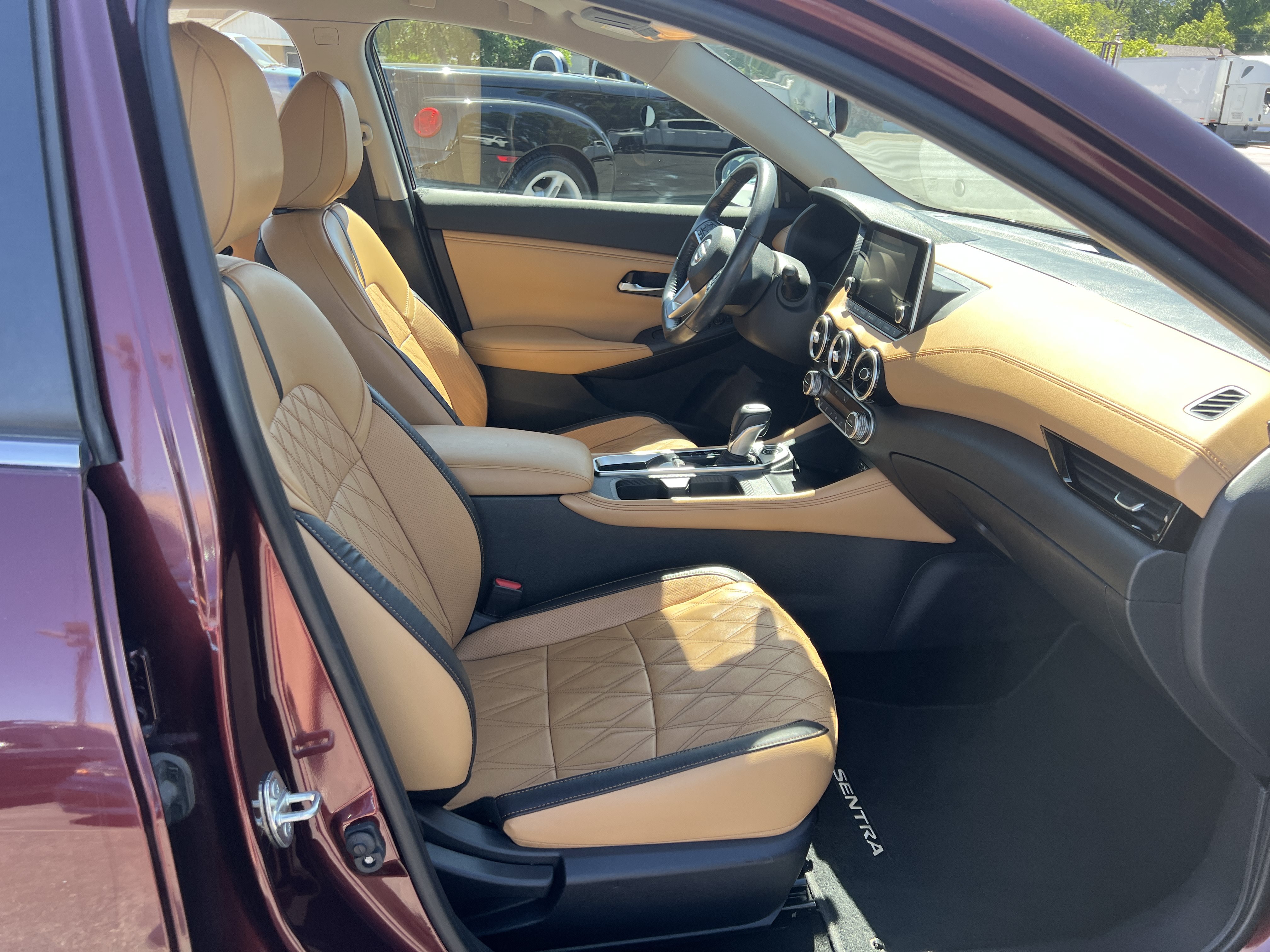 Used 2021 Nissan Sentra SV w/ SV Premium Package FWD image 10