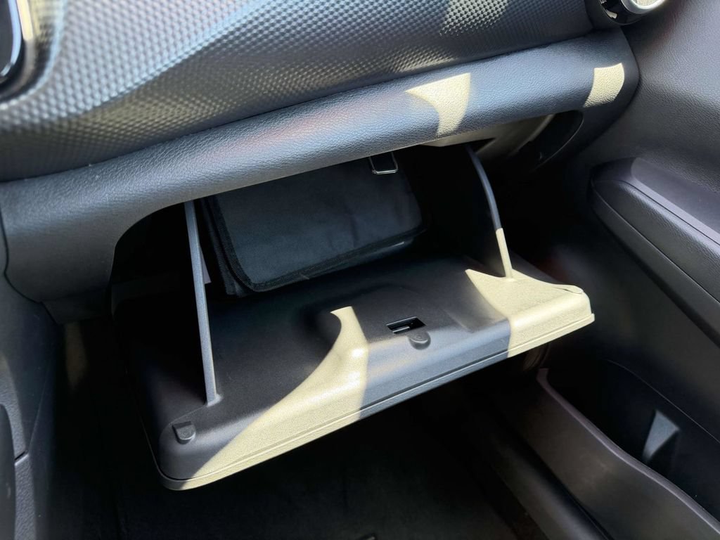 Used 2022 Nissan Kicks SV FWD image 33