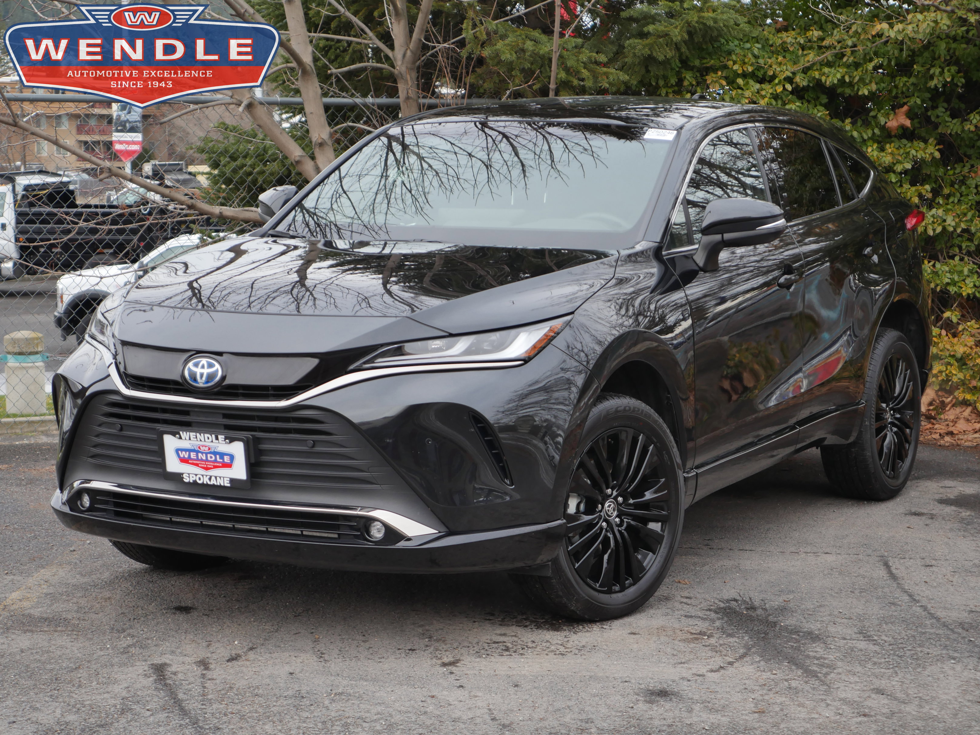 Used 2023 Toyota Venza Nightshade image 1