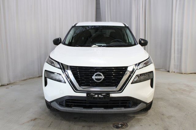 Used 2023 Nissan Rogue S image 2
