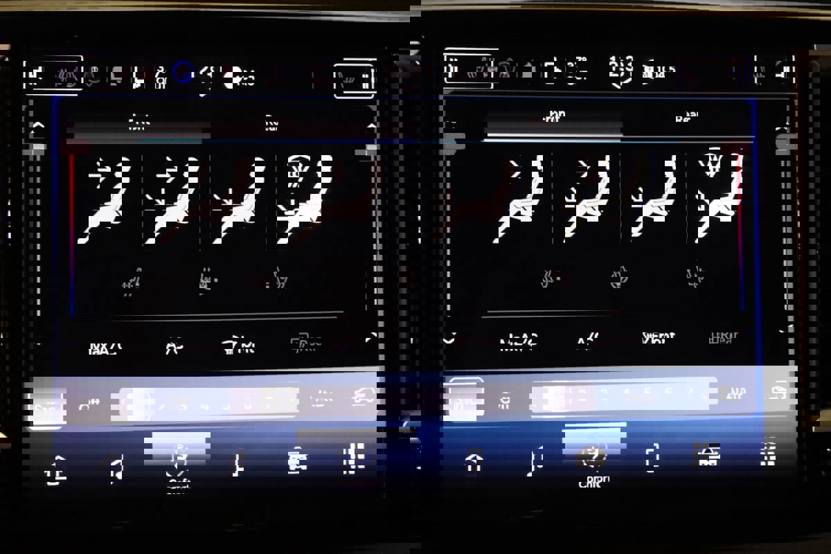 Used 2024 Chrysler Pacifica Touring-L image 45