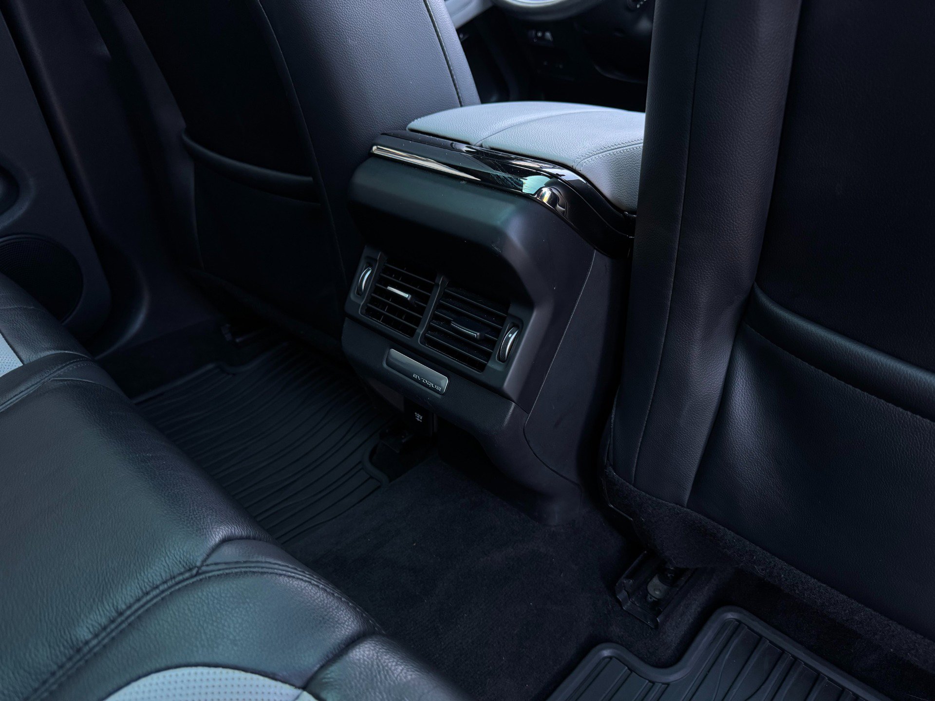 Used 2020 Land Rover Range Rover Evoque R-Dynamic SE image 45