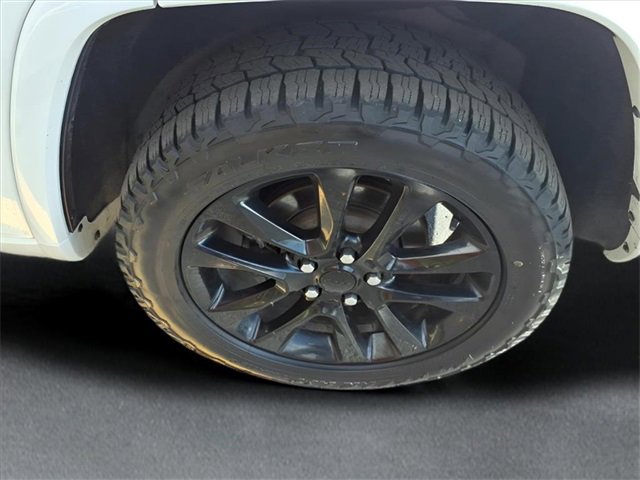 Used 2022 Jeep Grand Cherokee Laredo X image 9