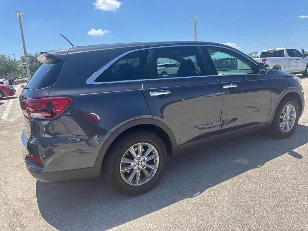 Used 2019 Kia Sorento FWD image 5