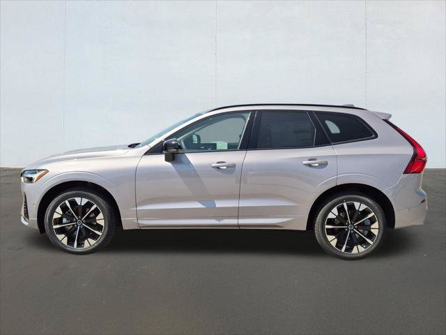 New 2027 Volvo XC60 B5 Plus AWD/4WD image 3