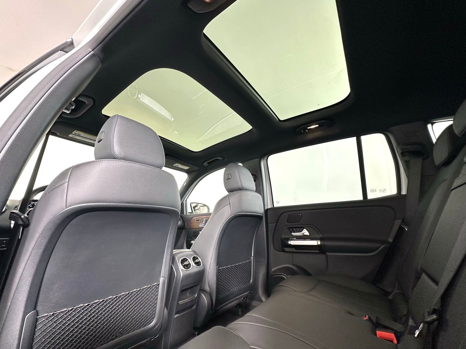 Used 2023 Mercedes-Benz EQB 300 300 w/ Exclusive Package image 19