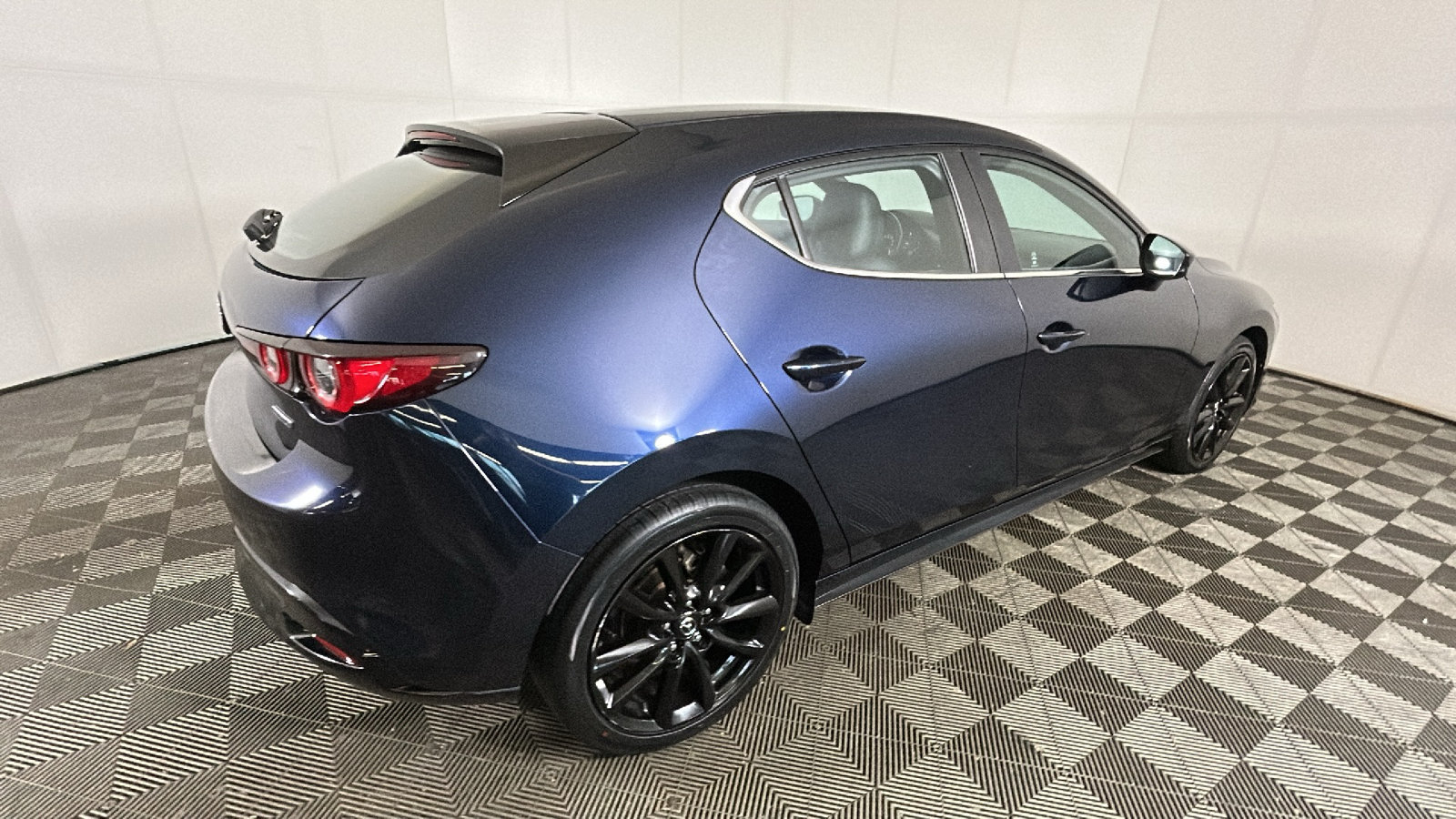 Used 2024 MAZDA MAZDA3 s FWD image 3