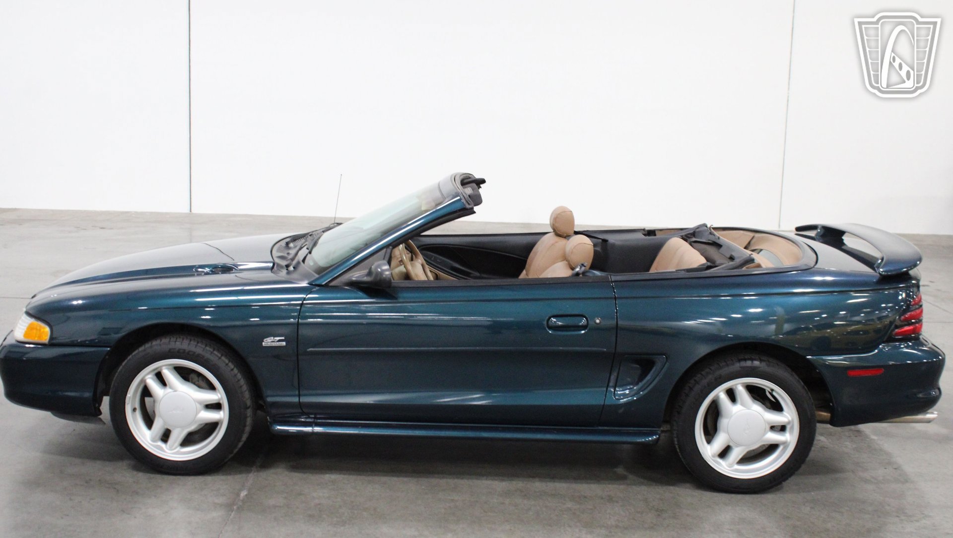 Used 1995 Ford Mustang GT RWD image 4