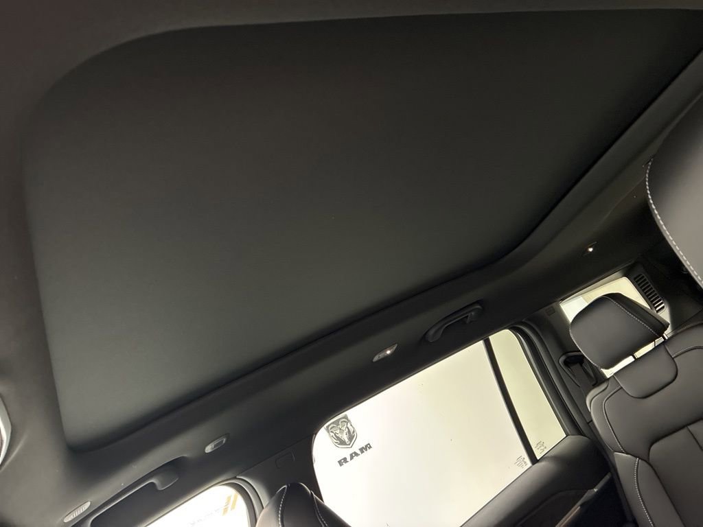 New 2026 Jeep Grand Cherokee L Limited image 23