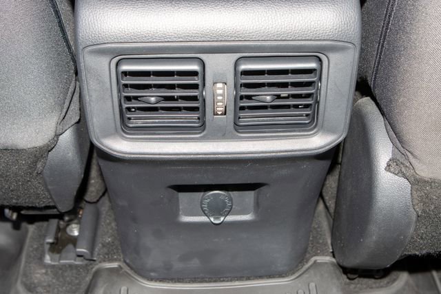 Used 2022 Toyota RAV4 LE AWD/4WD image 19