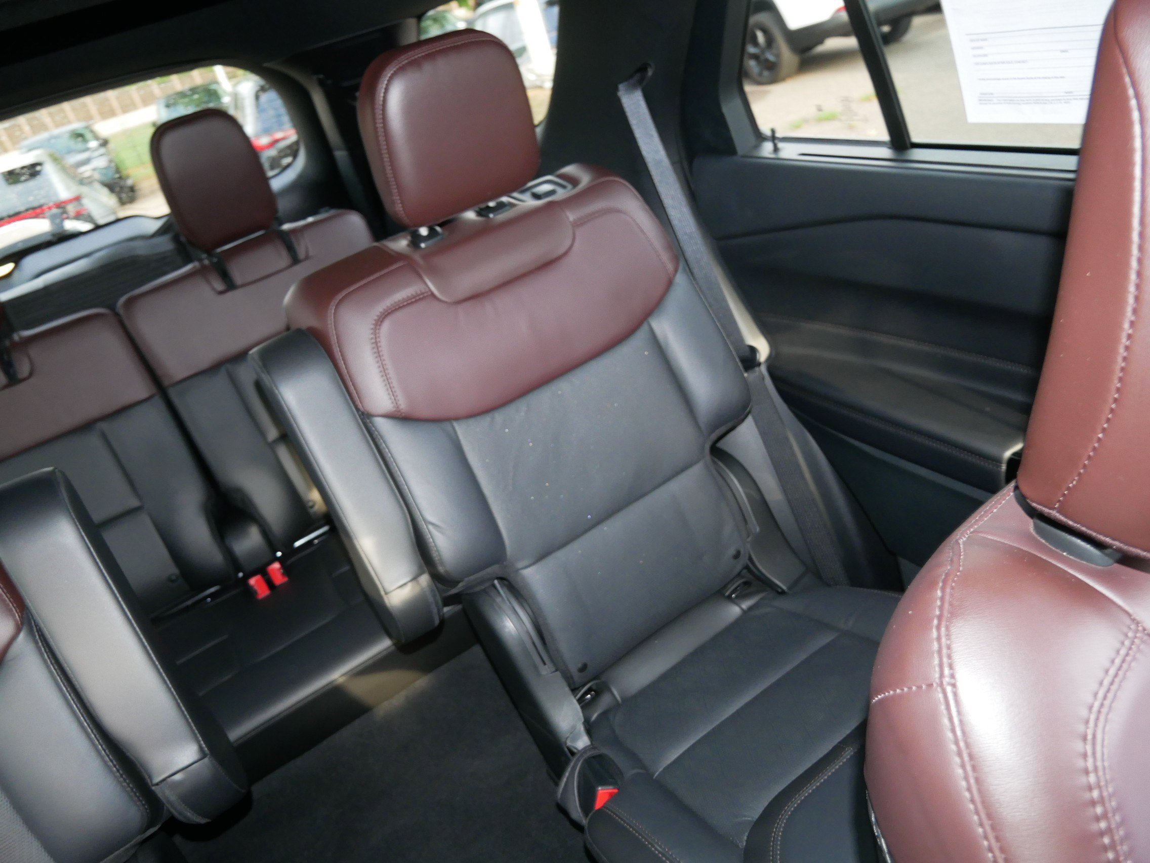 Certified 2022 Ford Explorer Platinum w/ Equipment Group 601A image 15