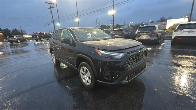 Used 2023 Toyota RAV4 LE image 27
