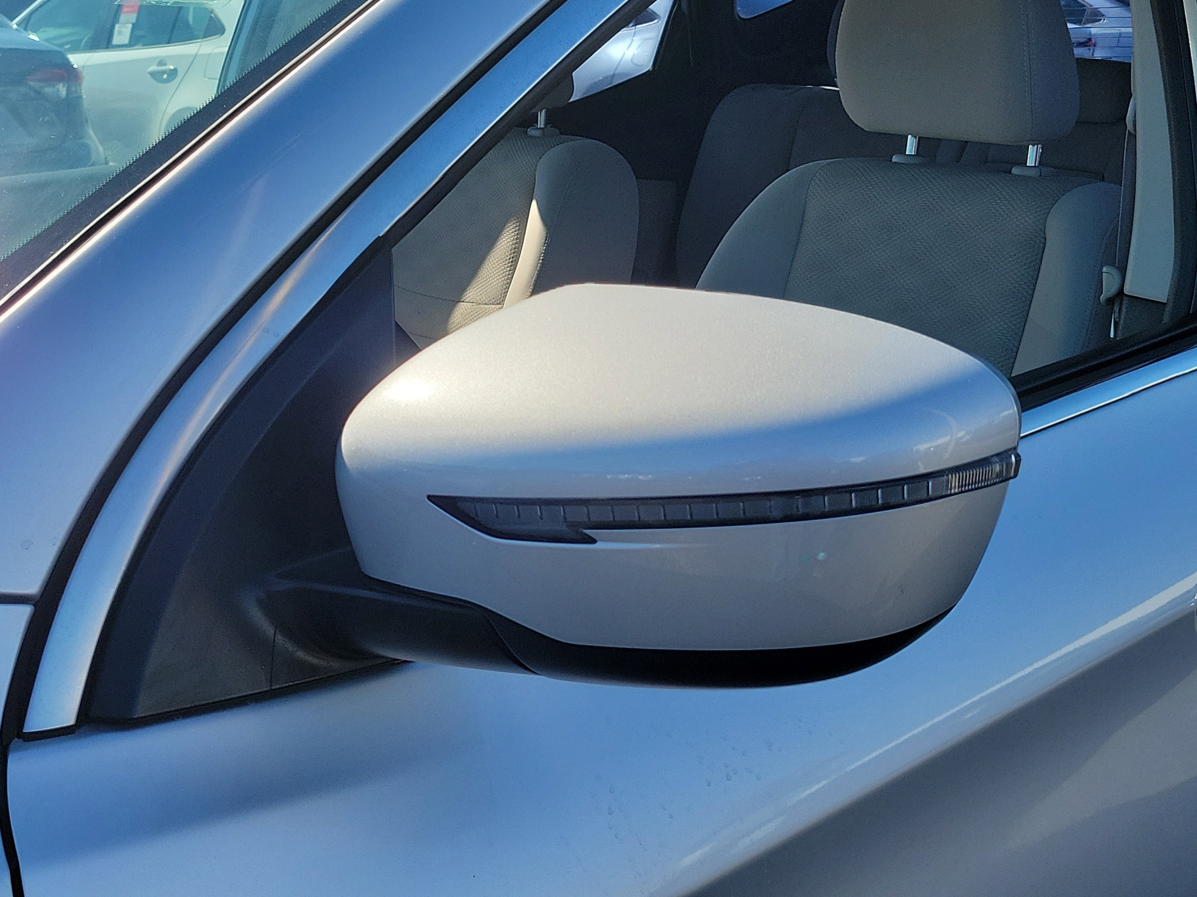 Used 2018 Nissan Rogue Sport SV image 11