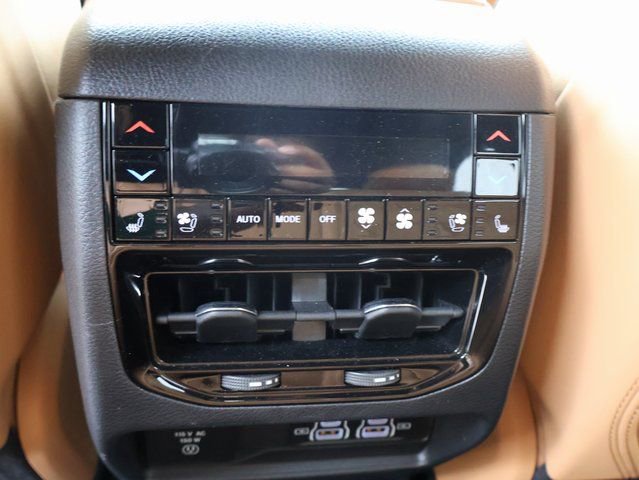 Used 2023 Jeep Grand Cherokee Summit image 20