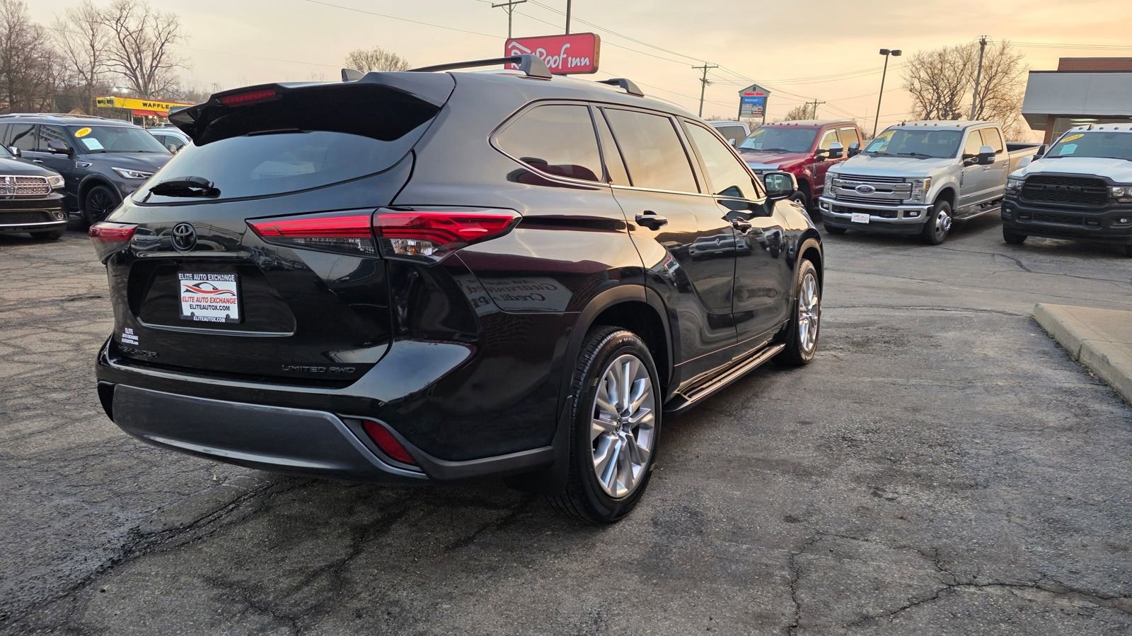 Used 2022 Toyota Highlander Limited image 8