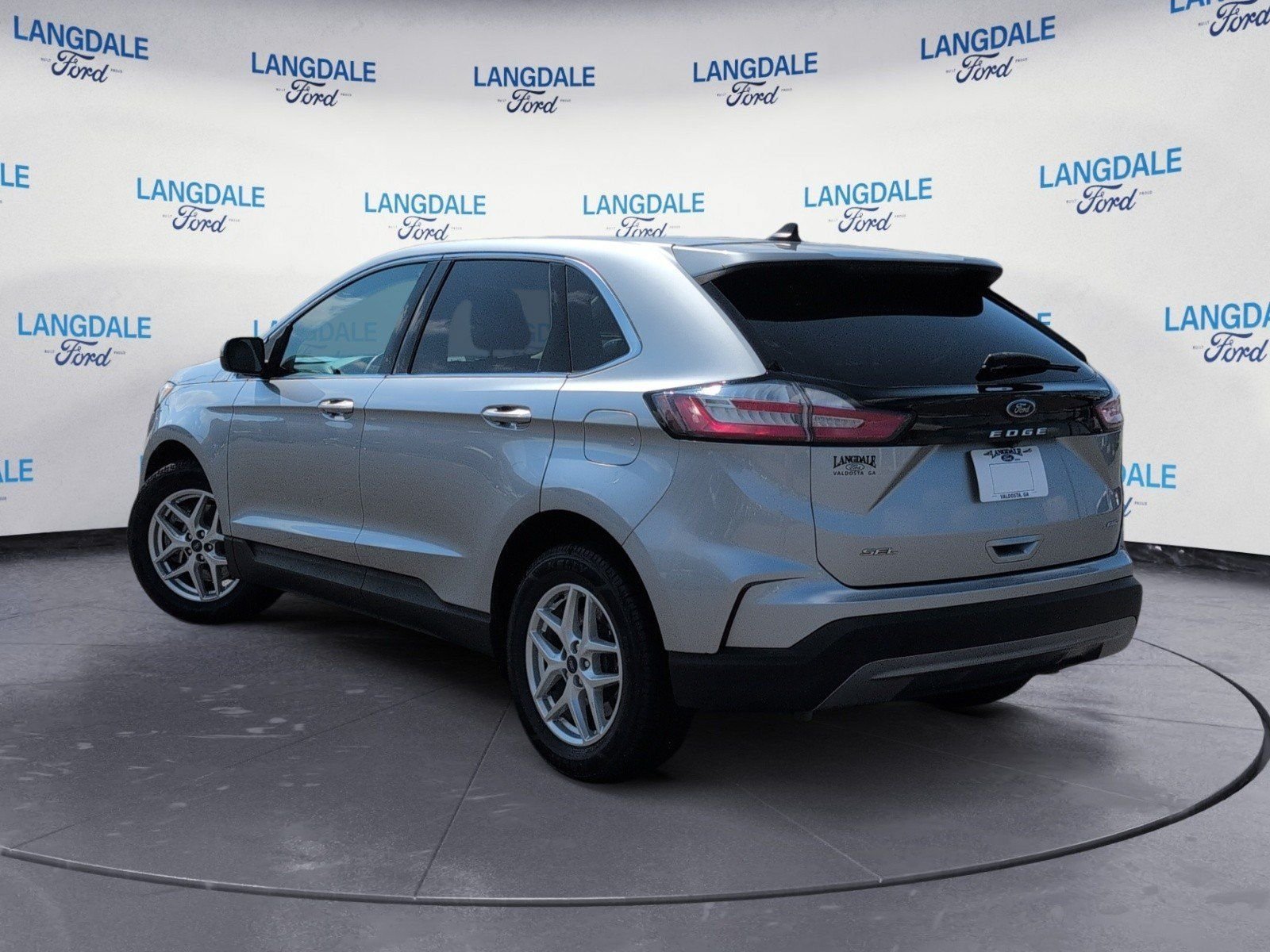 Used 2022 Ford Edge SEL AWD/4WD image 9