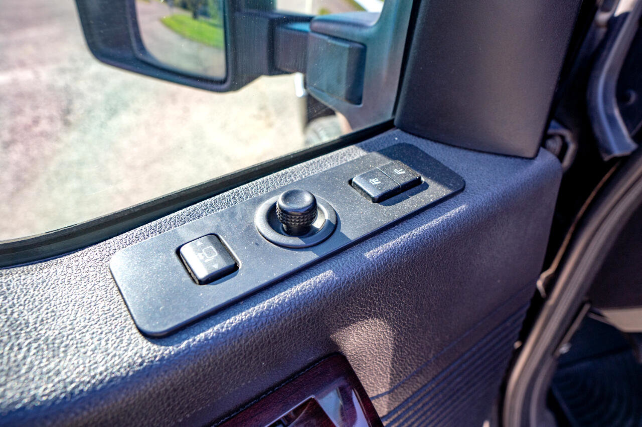 Used 2009 Ford F250 Lariat image 38