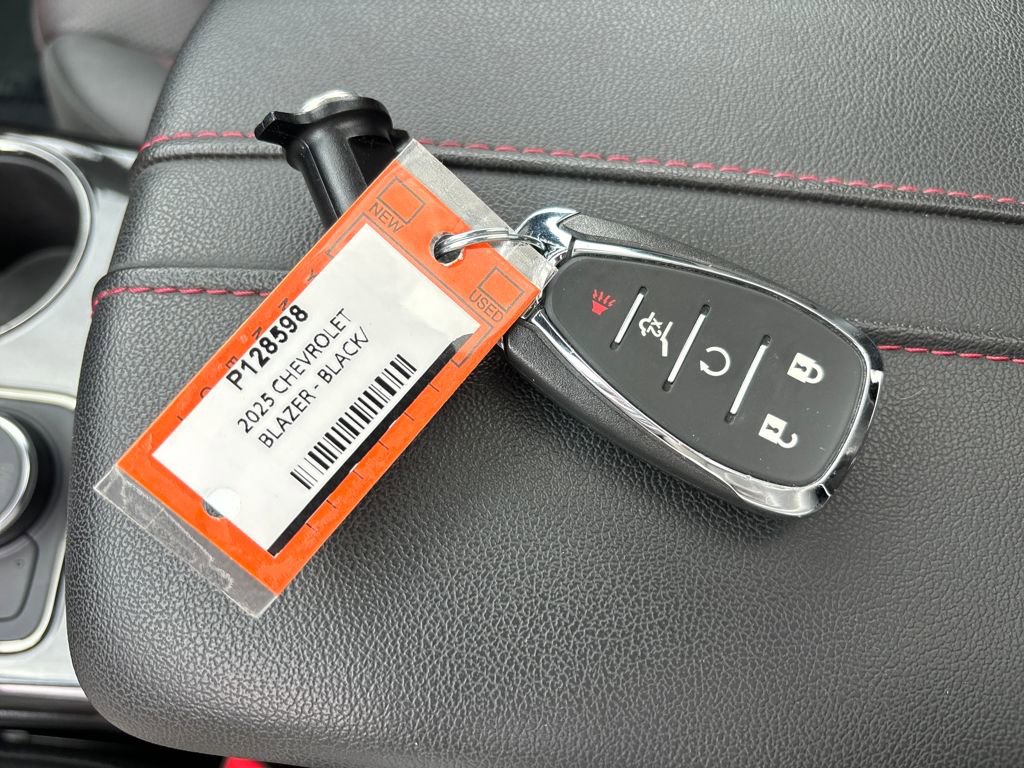 Used 2025 Chevrolet Blazer RS w/ Enhanced Convenience Package image 29