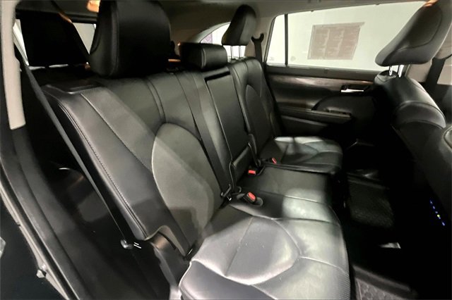 Used 2020 Toyota Highlander Limited image 26