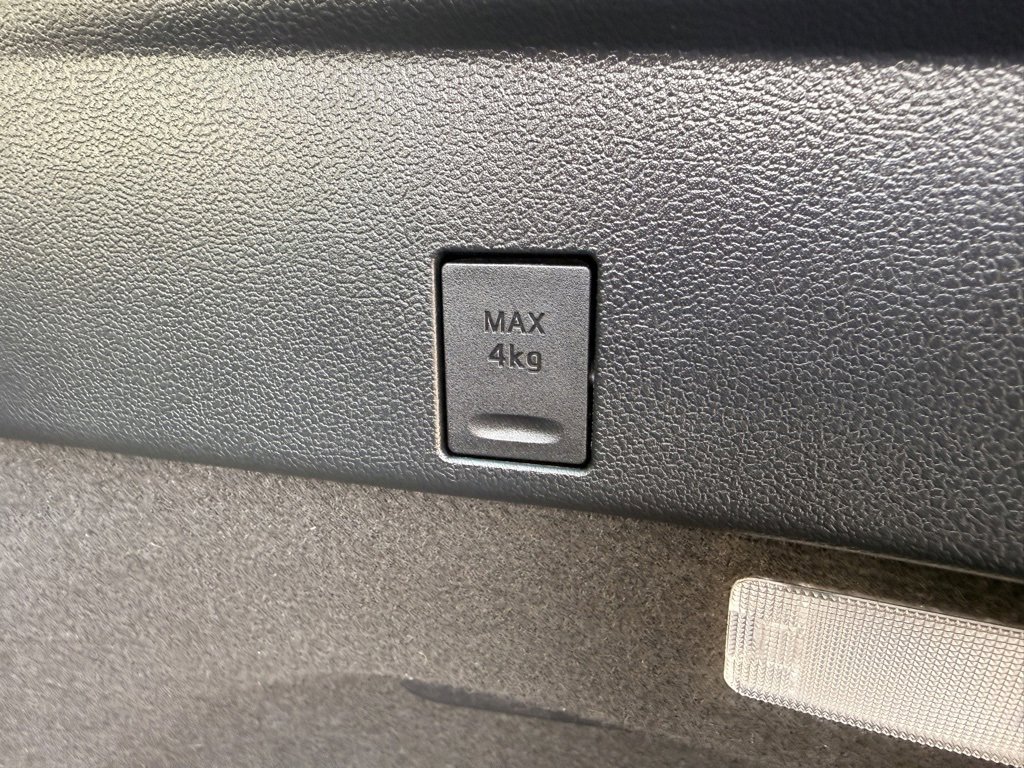 Used 2018 Toyota Prius Prime Premium image 48