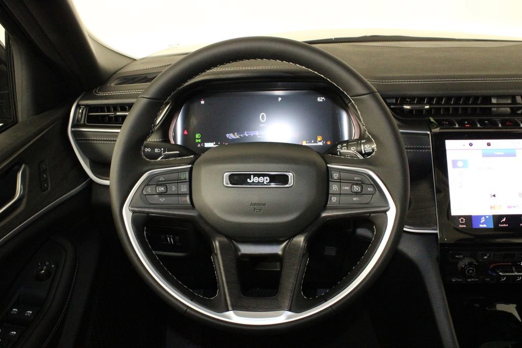 New 2025 Jeep Grand Cherokee Limited image 24