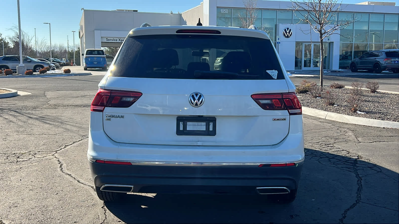 Used 2020 Volkswagen Tiguan SE w/ Panoramic Sunroof Package image 6