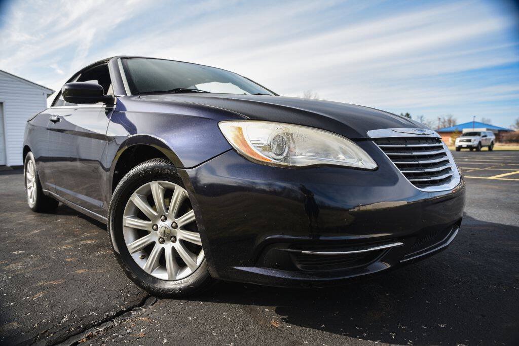 Used 2012 Chrysler 200 Touring FWD image 23