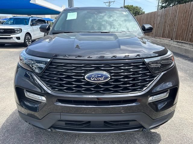 Used 2024 Ford Explorer ST-Line w/ Class IV Trailer Tow Package AWD/4WD image 2