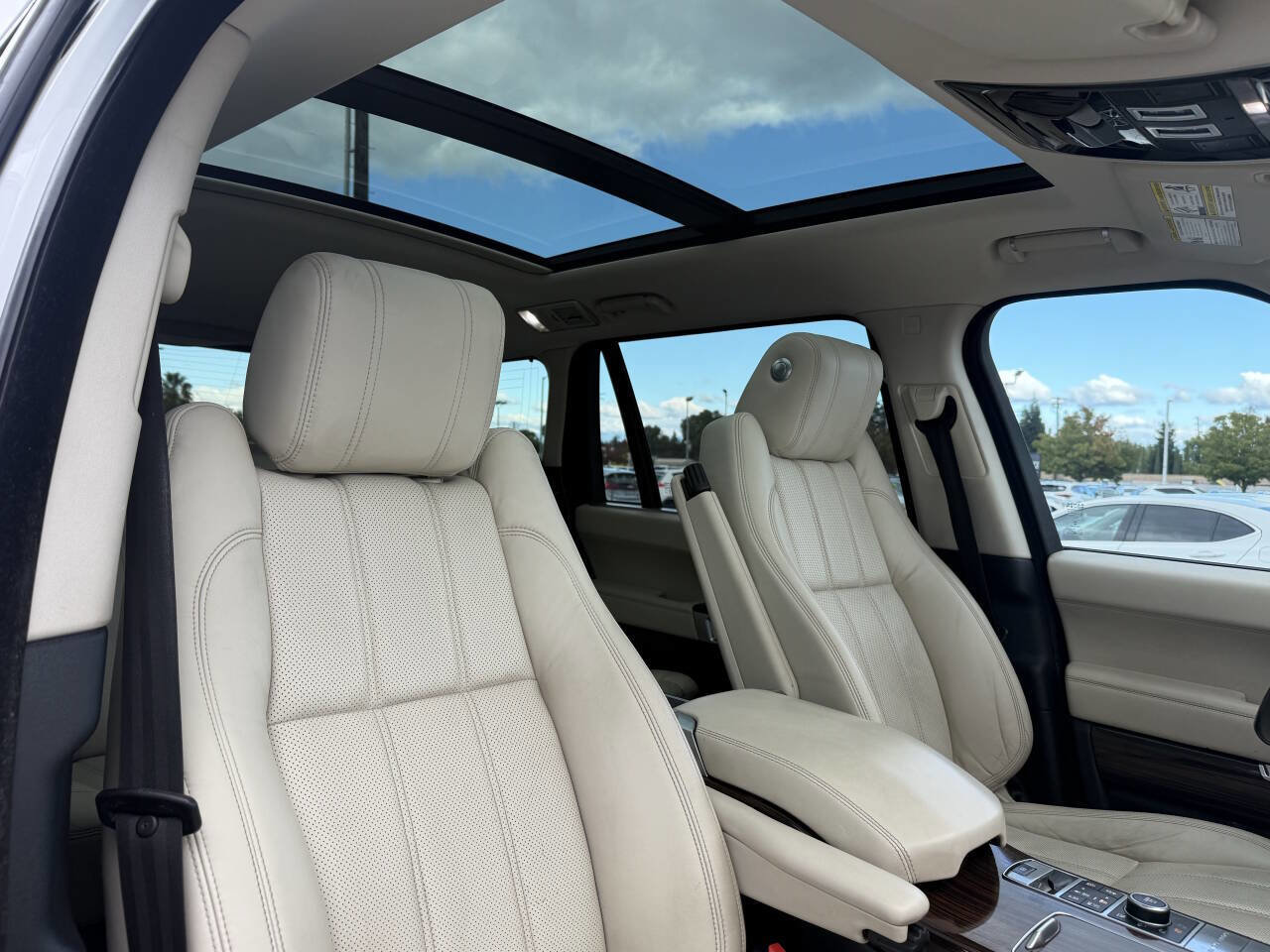 Used 2017 Land Rover Range Rover Long Wheelbase Supercharged image 24