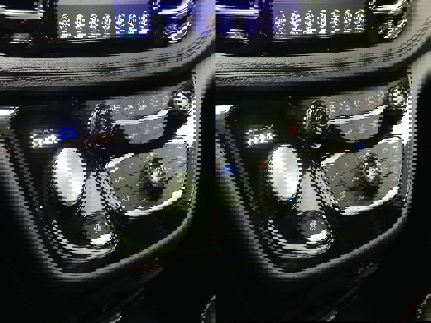 Used 2020 Chrysler Pacifica Limited image 11