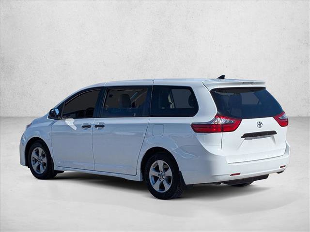Used 2020 Toyota Sienna L image 7