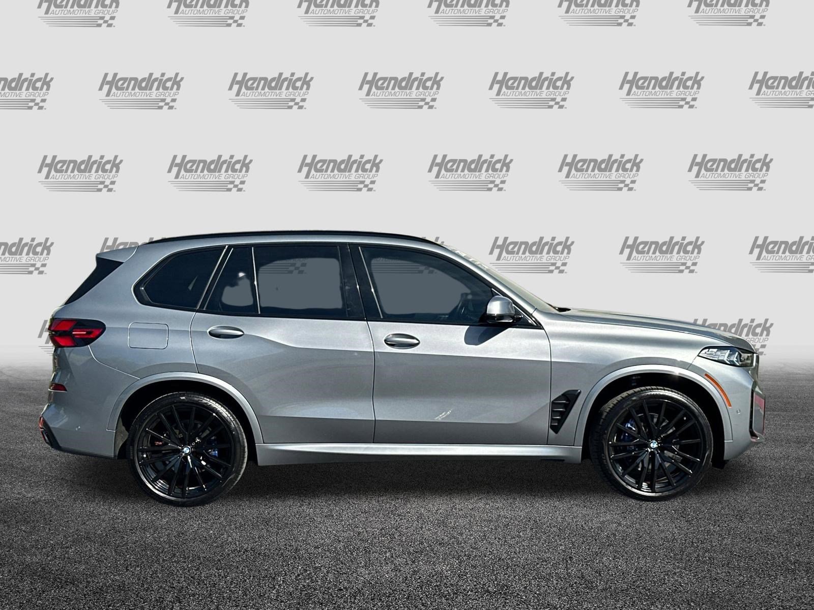 Certified 2024 BMW X5 sDrive40i w/ M Sport Package image 3