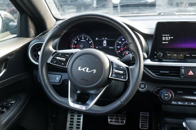 Used 2023 Kia Forte GT-Line w/ GT-Line Premium Package image 16