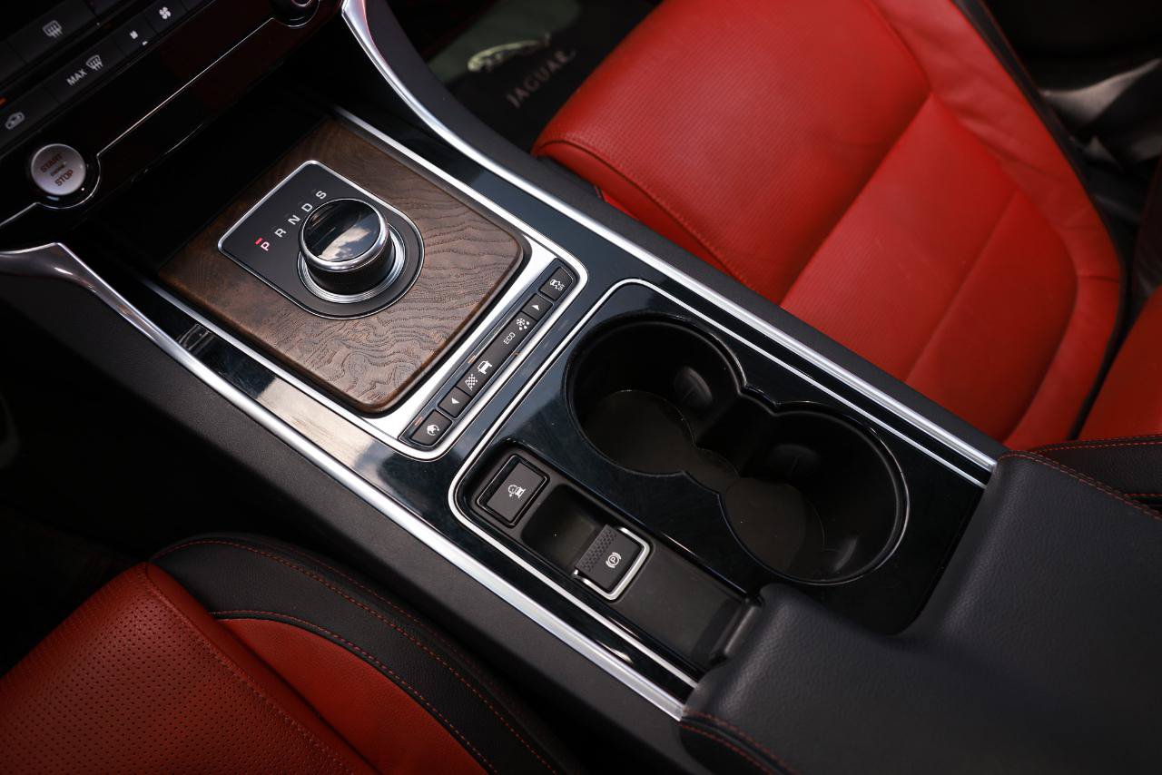 Used 2017 Jaguar XE R-Sport RWD image 37