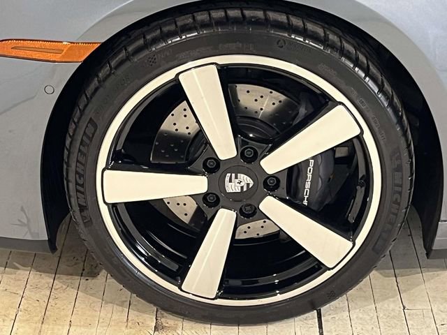 Certified 2025 Porsche 911 Carrera image 12