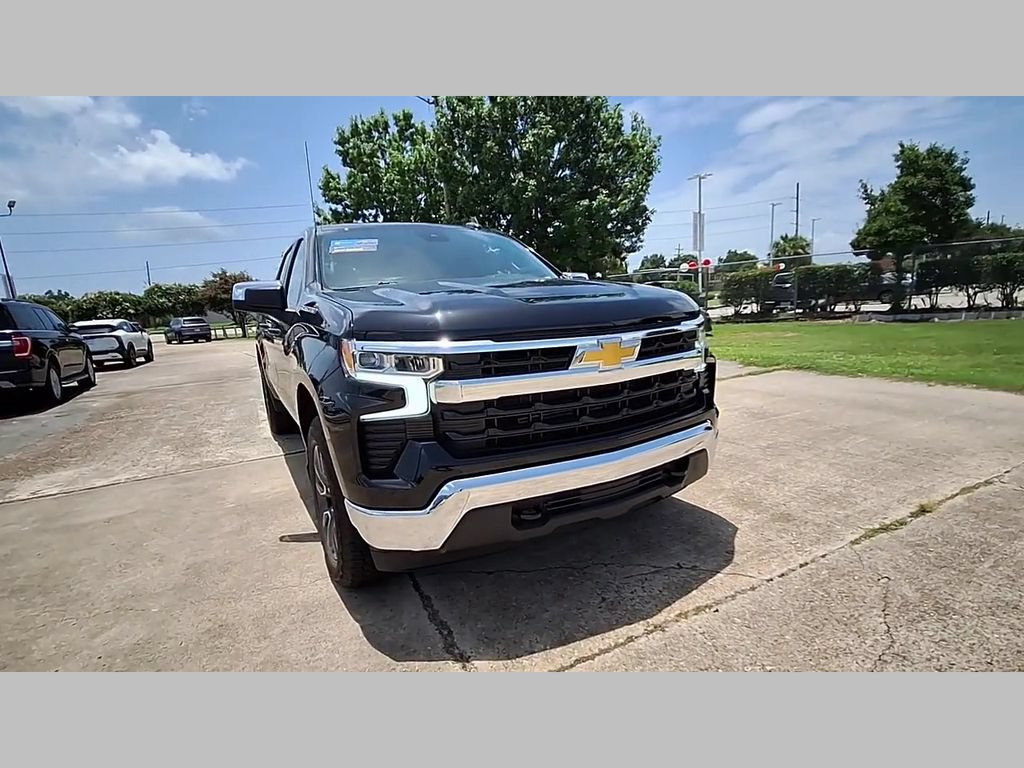 Used 2023 Chevrolet Silverado 1500 LT AWD/4WD image 32