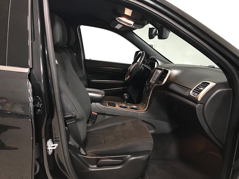 Used 2014 Jeep Grand Cherokee Laredo w/ 18" Wheel & 8.4" Radio Group AWD/4WD image 13