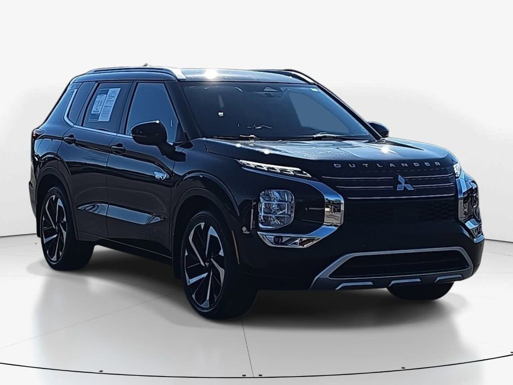 Used 2023 Mitsubishi Outlander SEL video 2