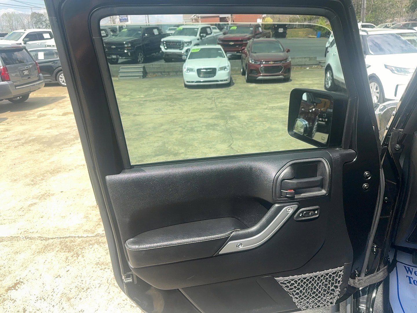 Used 2012 Jeep Wrangler Unlimited Rubicon image 13