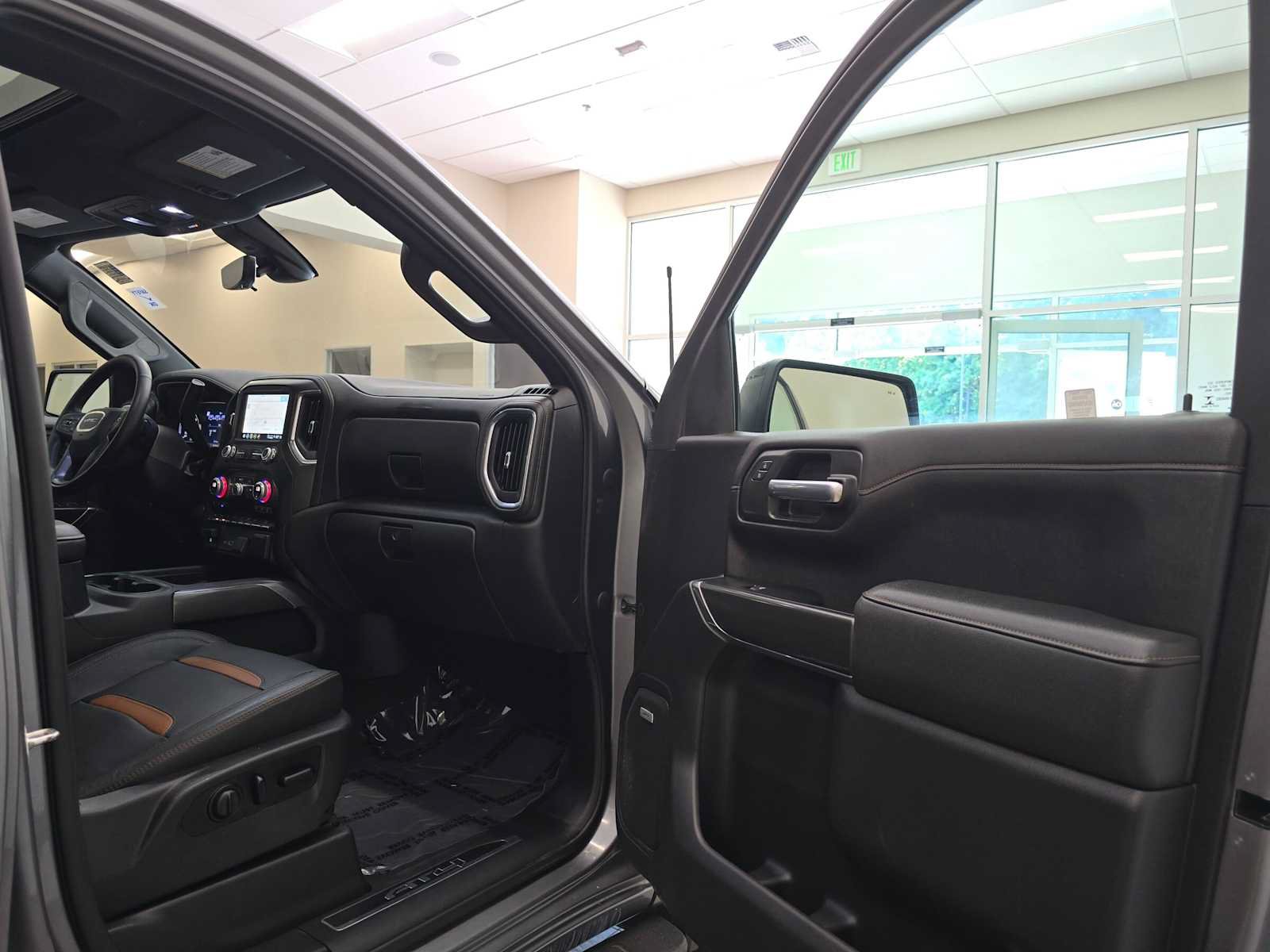 Used 2021 GMC Sierra 1500 AT4 w/ AT4 Premium Package AWD/4WD image 29
